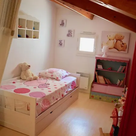 Maison Pour 5, Proche Plage, Piscine Commune