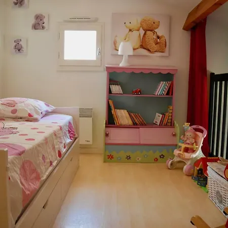 Maison Pour 5, Proche Plage, Piscine Commune *