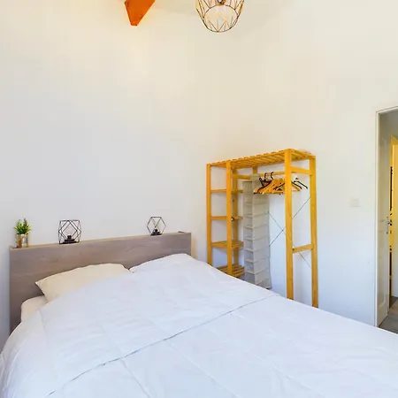 Holiday home Maison Pour 5, Proche Plage, Piscine Commune