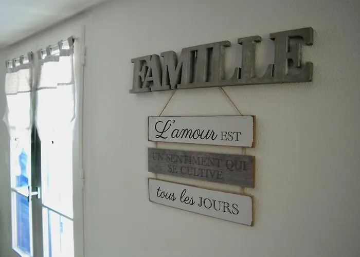 Holiday home Maison Pour 5, Proche Plage, Piscine Commune