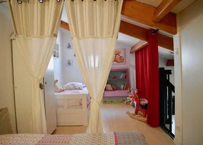 Holiday home Maison Pour 5, Proche Plage, Piscine Commune